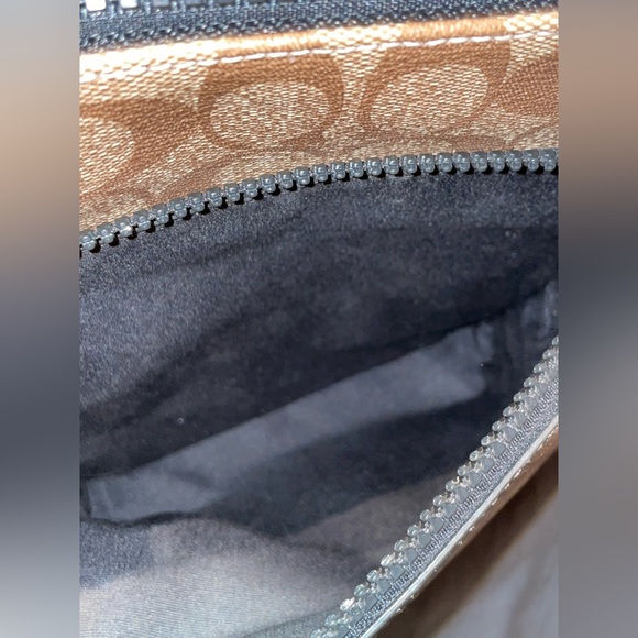 BNWT Coach Ranger Messenger Khaki Monogram - Picture 14 of 16